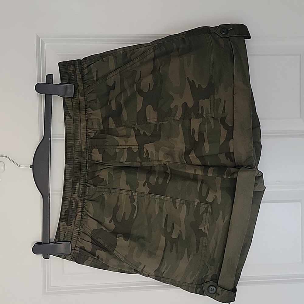 Sanctuary Trailblazer elastic waste camo shorts - size 31